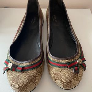 Authentic Gucci ballet flats size 38